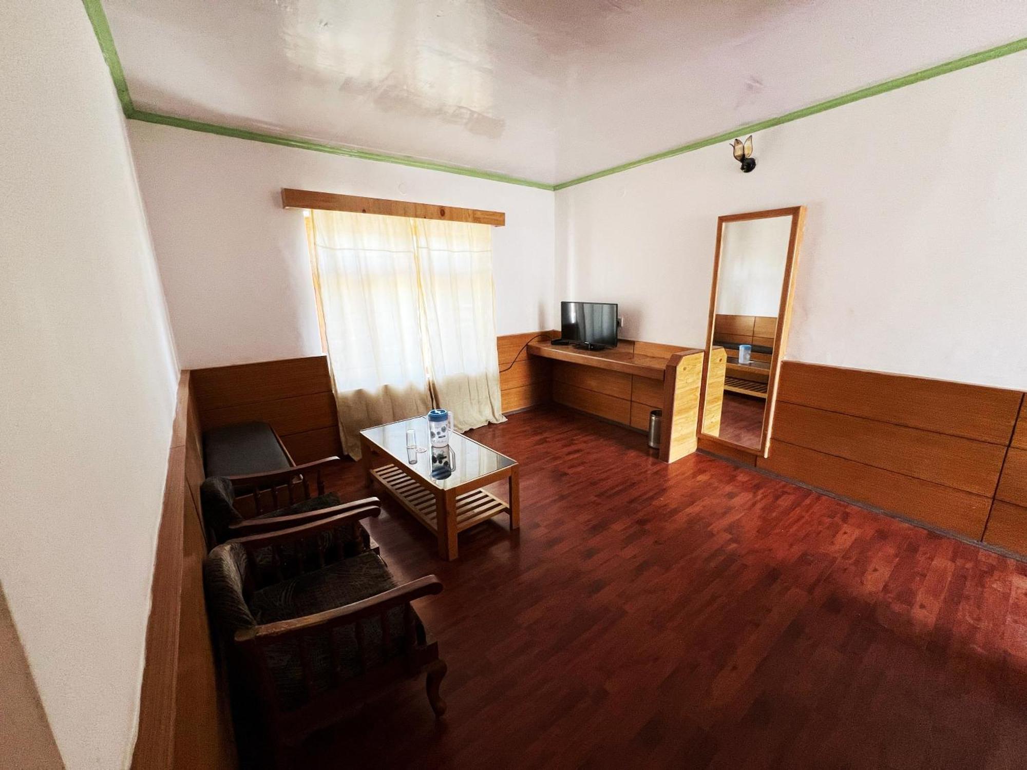 Hotel Lumbini Лех Екстер'єр фото